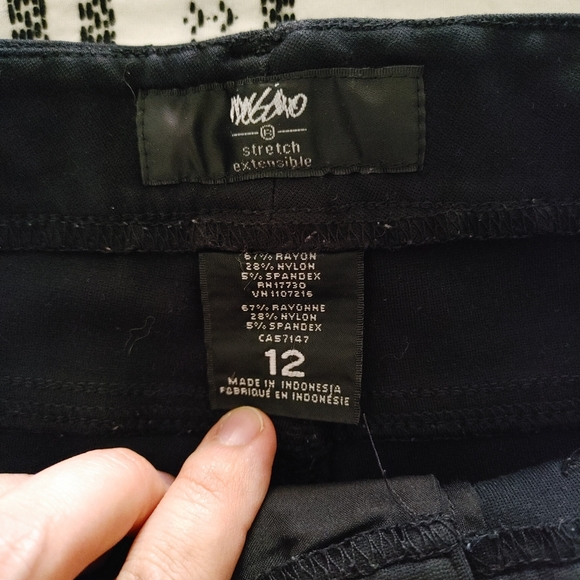 Mossimo Black Stretch Extensible Pants - Picture 4 of 6